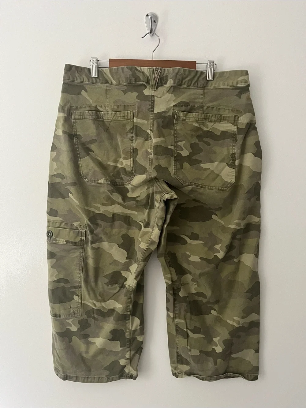 Pilcro Anthropologie Millie Low Slung Barrel Crop Cargo Pants Green Camo 18W - Picture 4 of 10